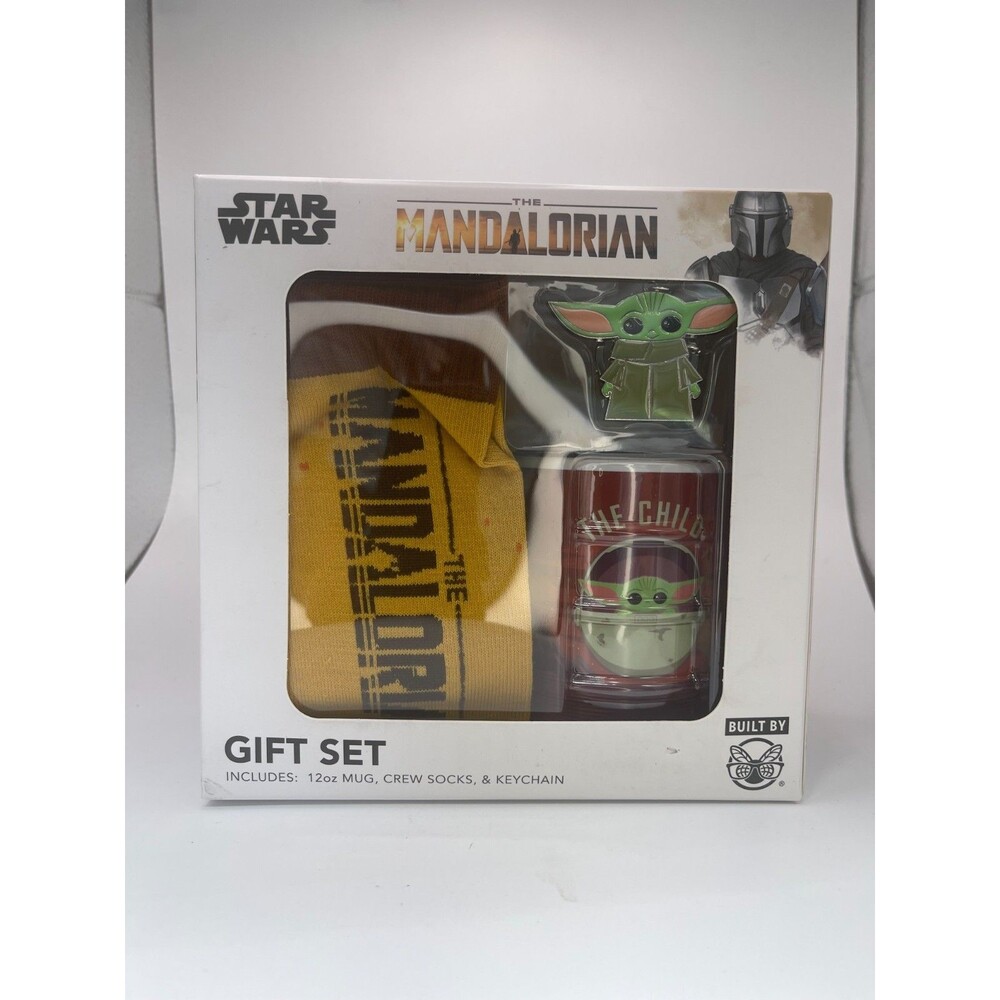 Star Wars Mandalorian Mug, Sock and Baby Yoda Key Chain Gift Bundle New